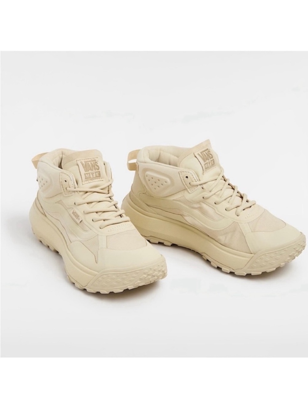 Vans MTE Crosspath Mid
Shoes Women 8.5 US Mens 7.0 US